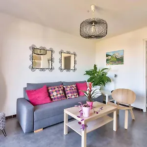 https://superb-1-bed-5-min-walk-to-the-beach-pointe-rouge.fr-provencehotel.com
